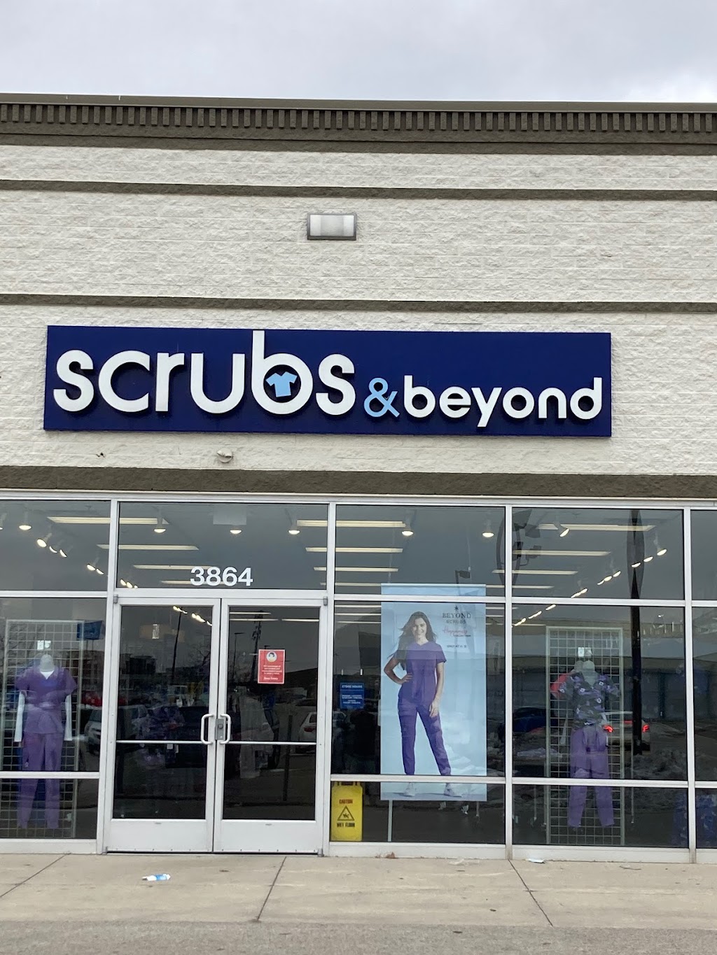 Scrubs & Beyond | 3864 Morse Rd, Columbus, OH 43219, USA | Phone: (614) 473-3333