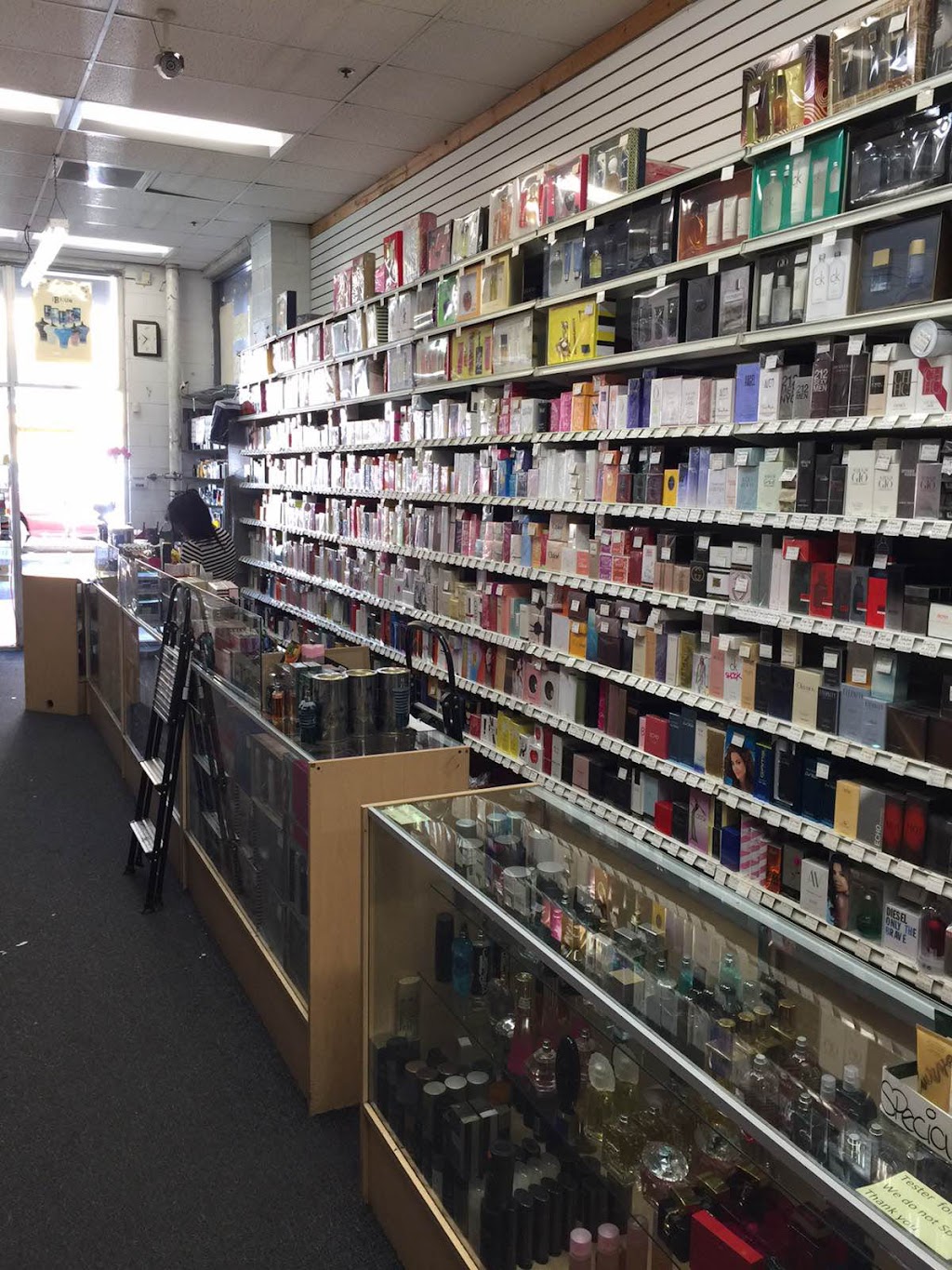 Perfume Garden | 500 S Los Angeles St, Los Angeles, CA 90013, USA | Phone: (213) 258-2999