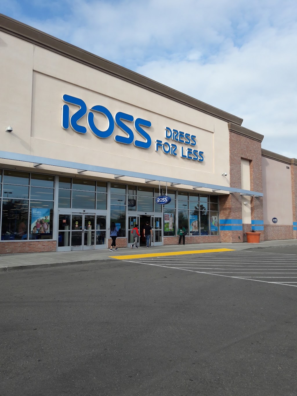 Ross Dress for Less | 2220 Daniels St, Manteca, CA 95337, USA | Phone: (209) 824-0794