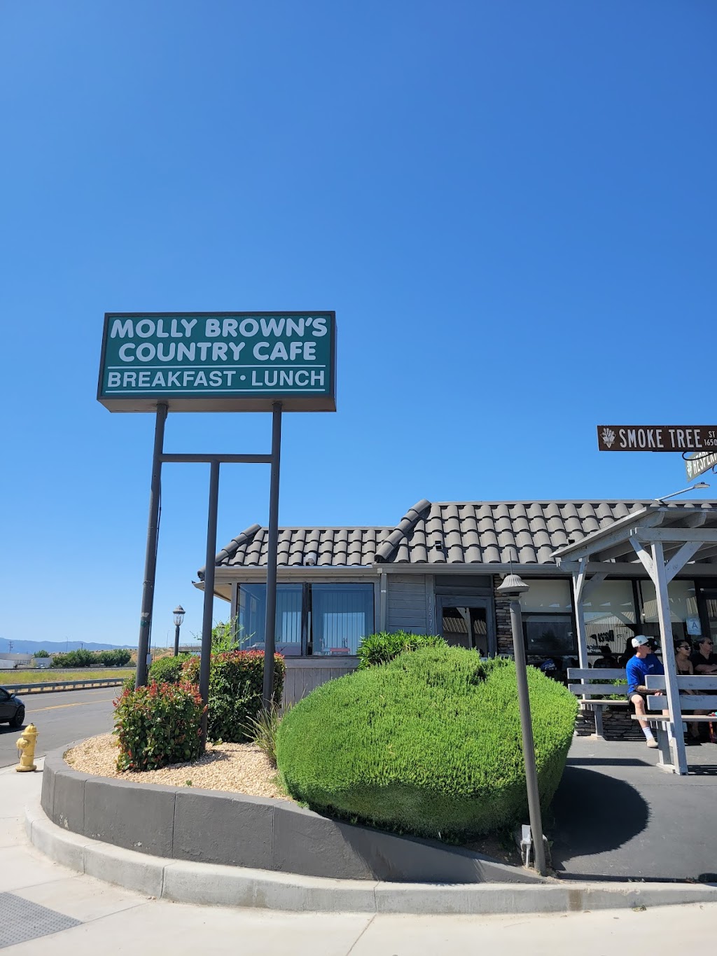 Molly Browns Country Cafe | 16575 Smoke Tree St, Hesperia, CA 92345, USA | Phone: (760) 949-1212