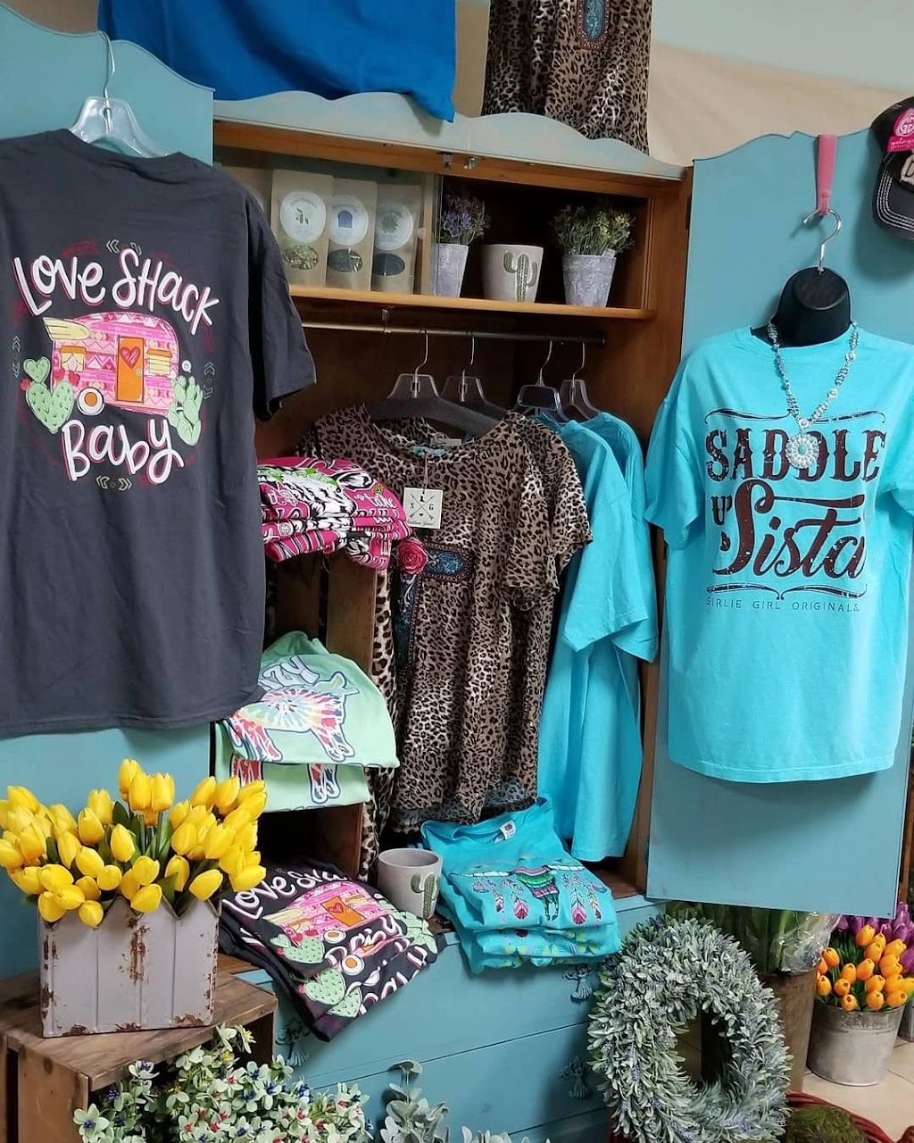 Vintique Charm | 322 W Will Rogers Blvd, Claremore, OK 74017, USA | Phone: (918) 210-2710 Vintique Charm | 322 W Will Rogers Blvd, Claremore, OK 74017, USA | Phone: (918) 210-2710
