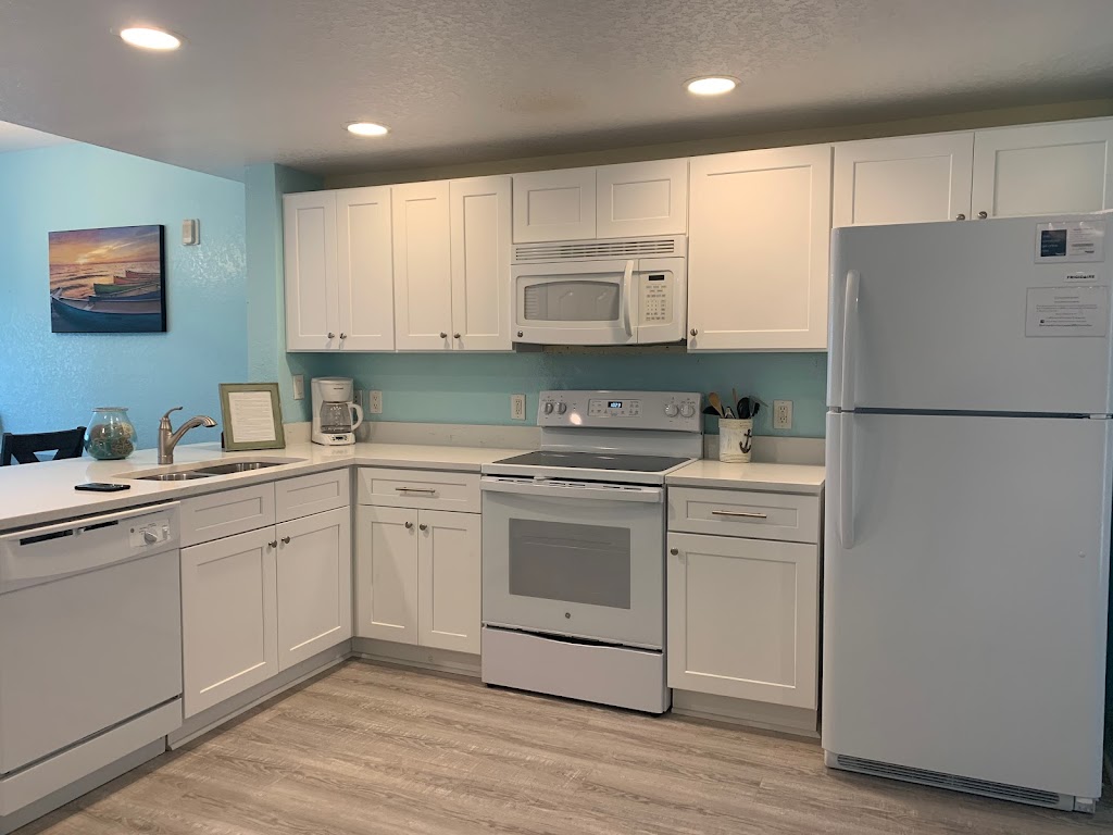 Sunset Vistas 303N: Sandy Toes - Luxury and Affordability | 12000 Gulf Blvd #303n, Treasure Island, FL 33706, USA | Phone: (720) 458-3100