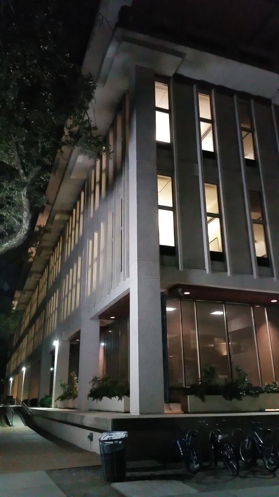 HowardTilton Memorial Library in 7001 Freret St, New Orleans, LA 70118, USA