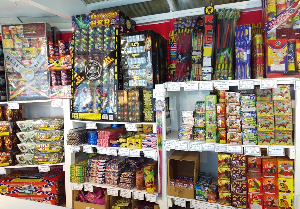 Gorilla Fireworks | George Parks Hwy, Houston, AK 99694, USA | Phone: (800) 770-6555