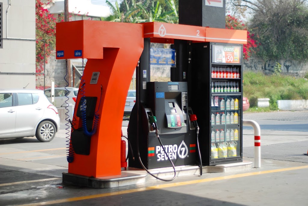 Petro Seven | P.º del Río 6616, Río Tijuana 3a. Etapa, Rio Tijuana 3ra Etapa, 22226 Tijuana, B.C., Mexico | Phone: 81 8158 0711