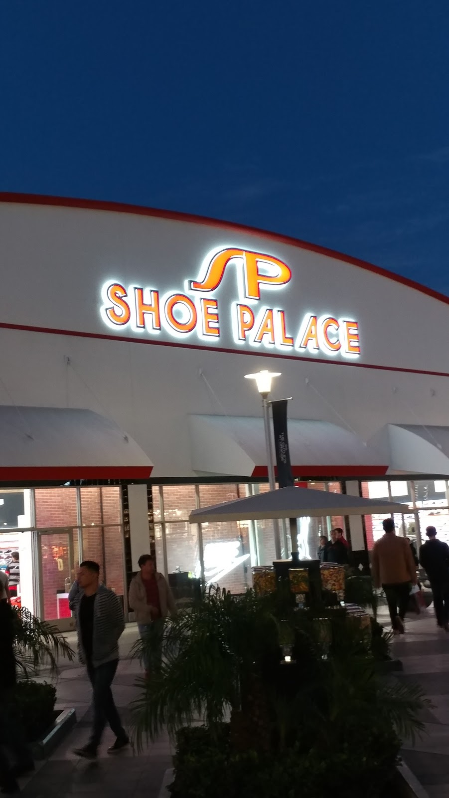 Shoe Palace | 20 City Blvd W, Orange, CA 92868, USA | Phone: (714) 978-2577