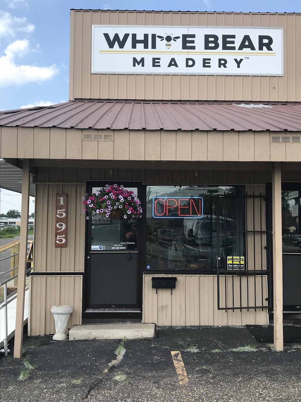 White Bear Meadery | 1595 Co Rd E East, White Bear Lake, MN 55110, USA | Phone: (651) 352-9552