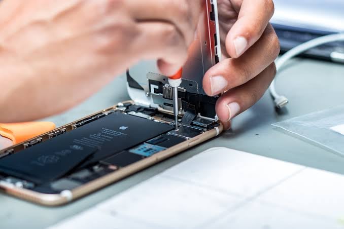 iPhone Repair | 3578 1/4 South Centinela Avenue Los Angeles, CA 90066, Los Angeles, CA 90066, USA | Phone: (310) 874-1950