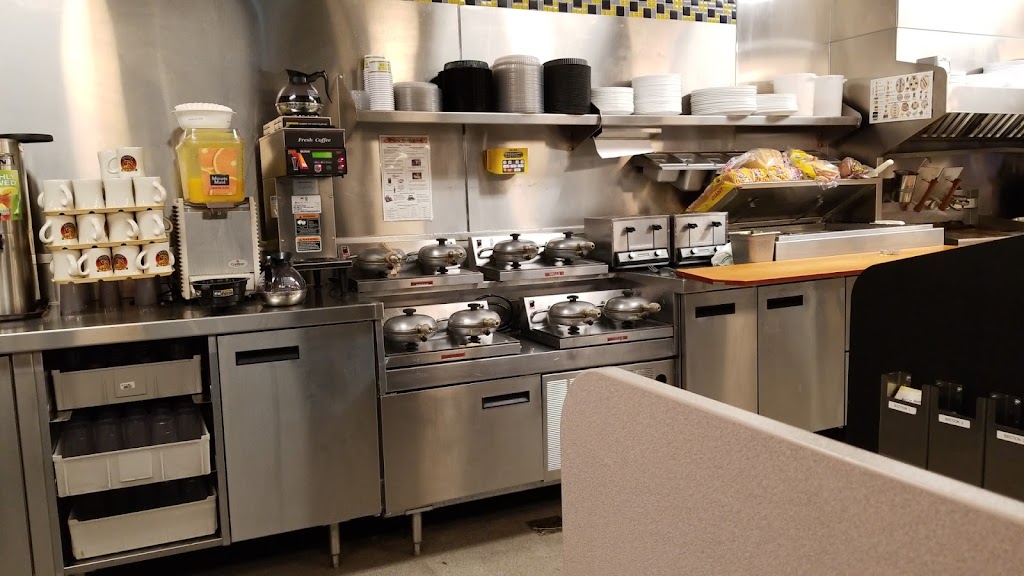 Waffle House | 2401 Helena Rd, Helena, AL 35080, USA | Phone: (205) 565-1284