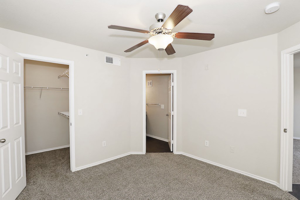 Summit Ridge Apartments | 1070 Grandys Ln, Lewisville, TX 75077, USA | Phone: (972) 885-3807