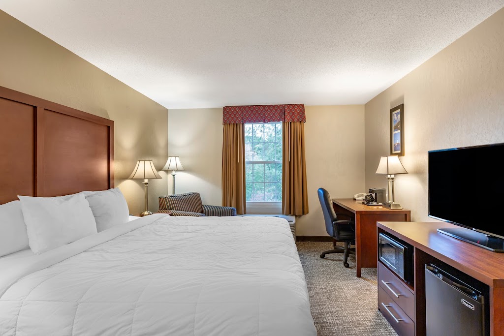 Comfort Inn Foxboro - Mansfield | 4 Fisher St, Foxborough, MA 02035 | Phone: (508) 543-1000