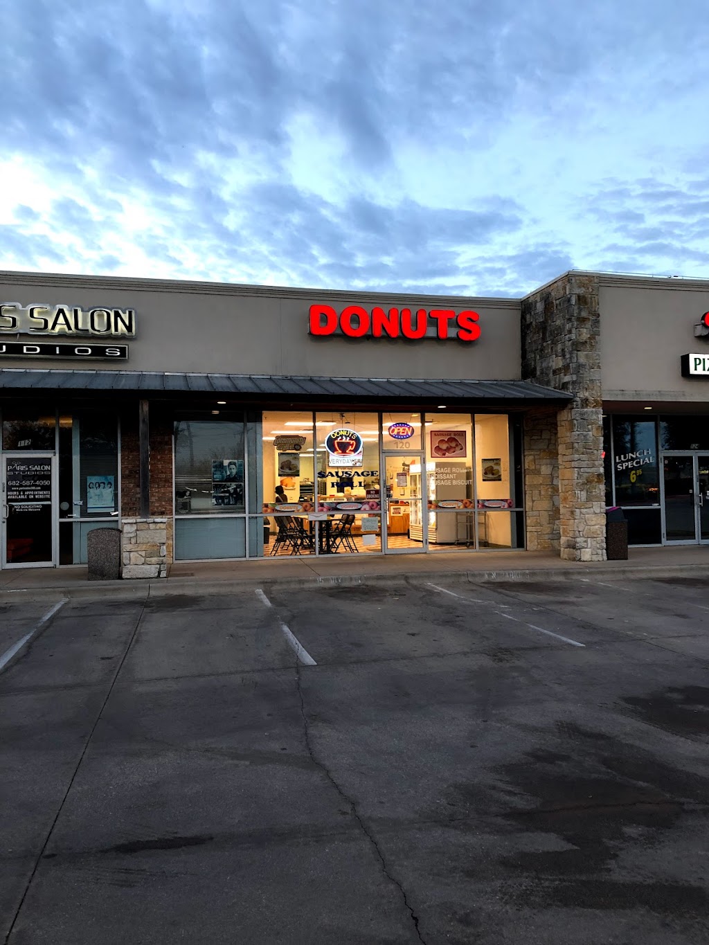 Sublett Doughnuts | 4720 W Sublett Rd Ste 120, Arlington, TX 76017, USA | Phone: (817) 483-3119