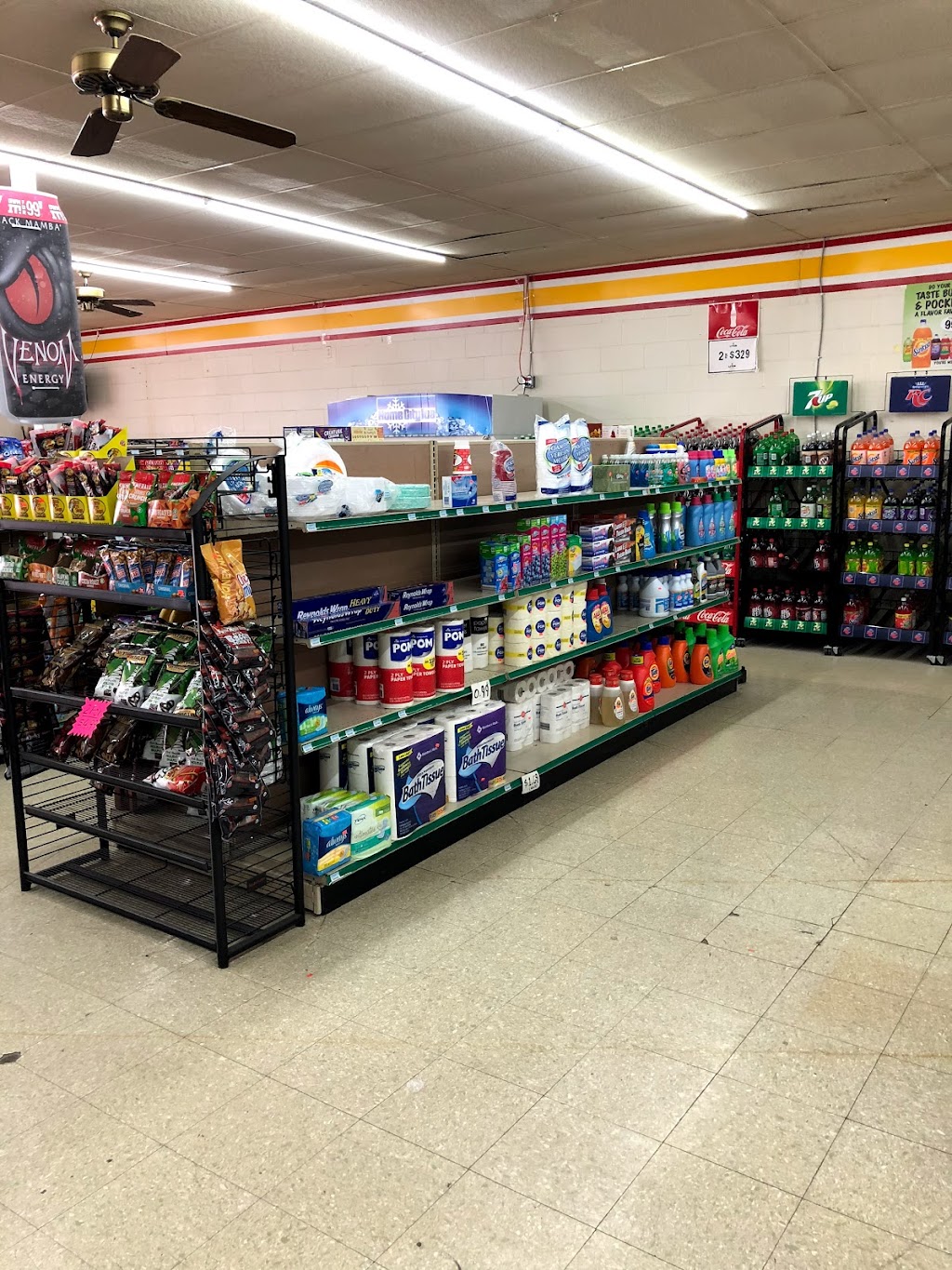 Friendly food mart | 195 N Buckman St, Shepherdsville, KY 40165, USA | Phone: (502) 531-9384