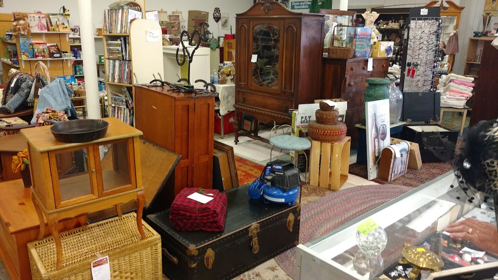 Boardwalk Thrift | 1501 Aster Ave, Akron, OH 44301, USA | Phone: (330) 835-7570