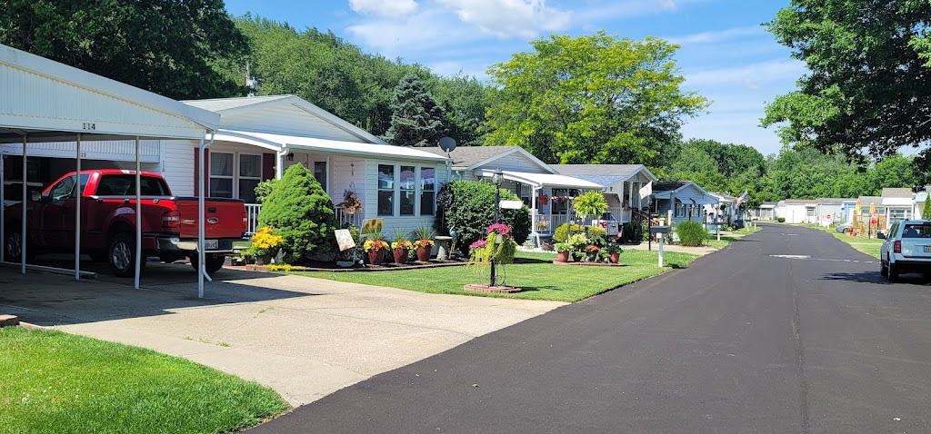 The Willows and Western Reserve Manufactured Homes Community | 146 Wilpark Dr, Akron, OH 44312, USA | Phone: (330) 628-9118