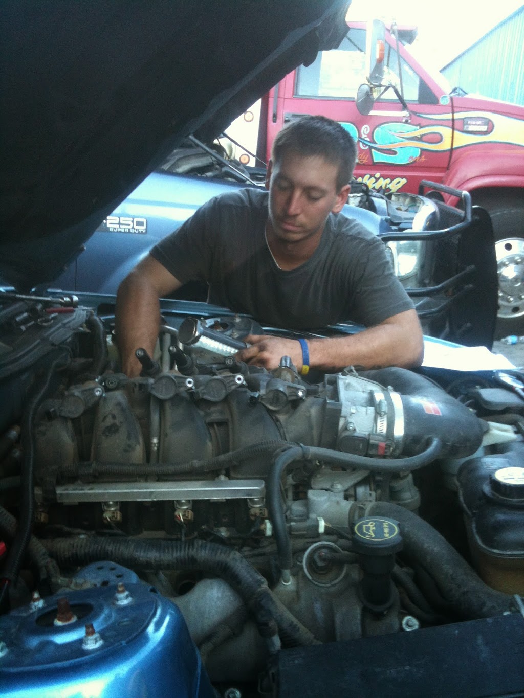 SOS Truck Repair | 311 E Virtue St, Chalmette, LA 70043, USA | Phone: (504) 376-5724