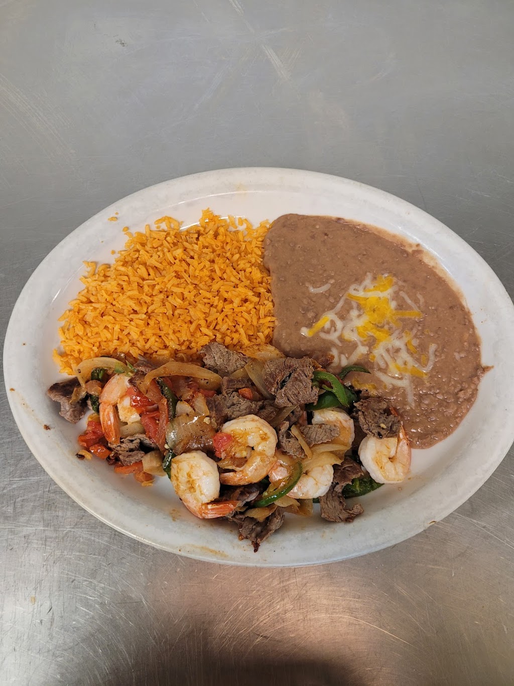 El Sombrero | 215 W Main St, Mascoutah, IL 62258, USA | Phone: (618) 566-7281