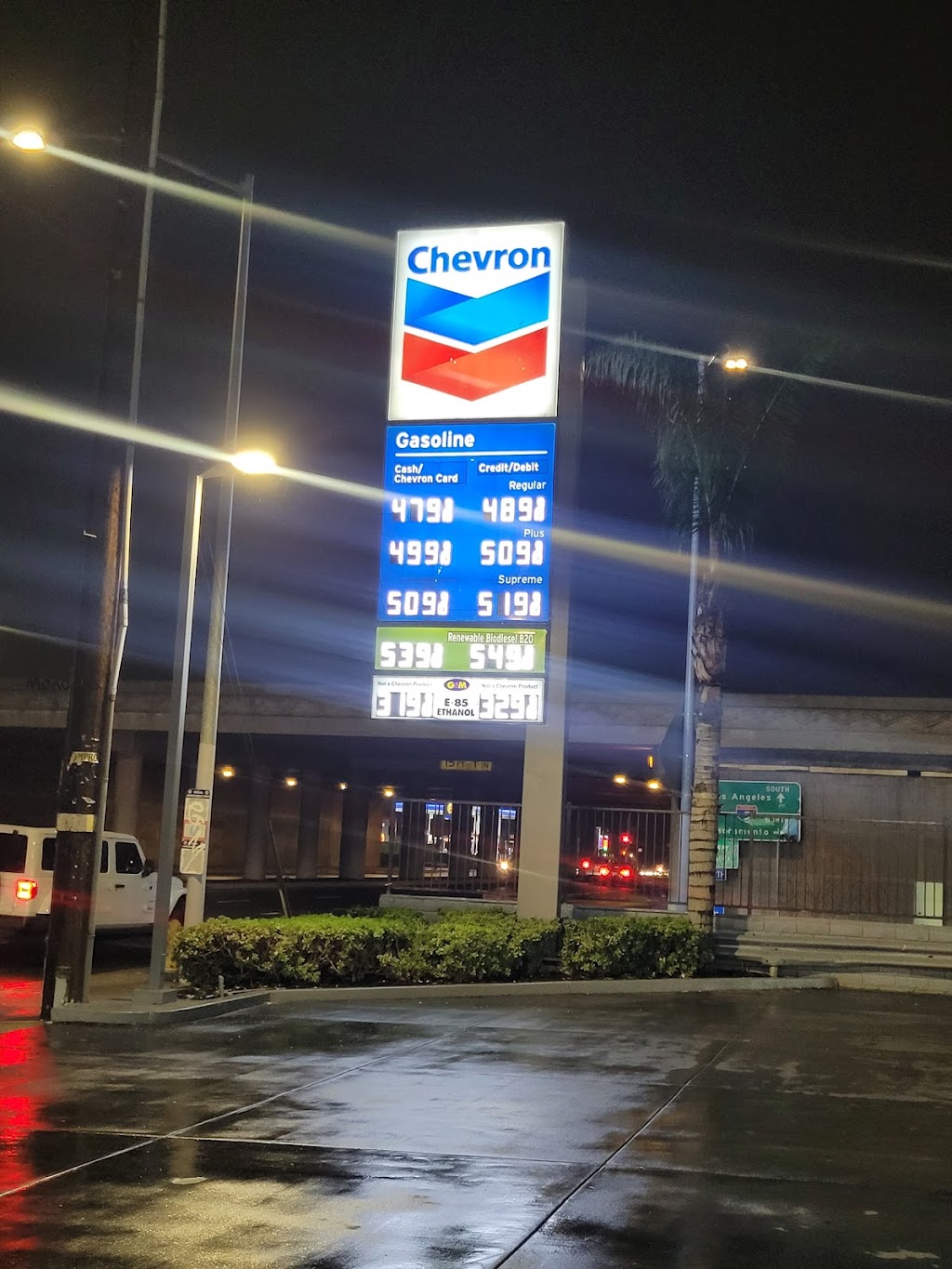 Chevron Pacoima | 13255 Osborne St, Pacoima, CA 91331, USA | Phone: (818) 897-7546