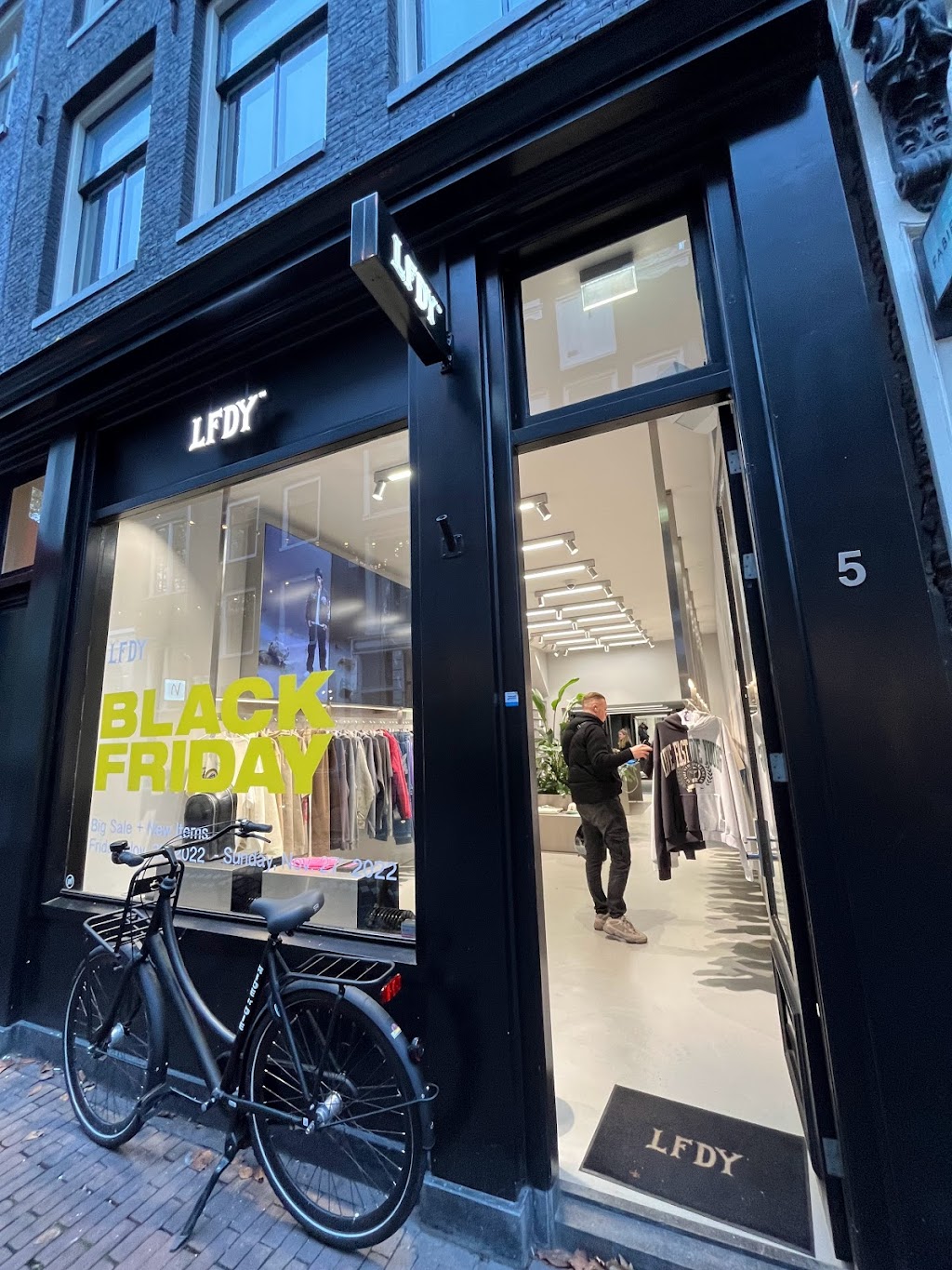 LFDY Store Amsterdam | Hartenstraat 5C, 1016 BZ Amsterdam, Netherlands | Phone: 020 723 5163