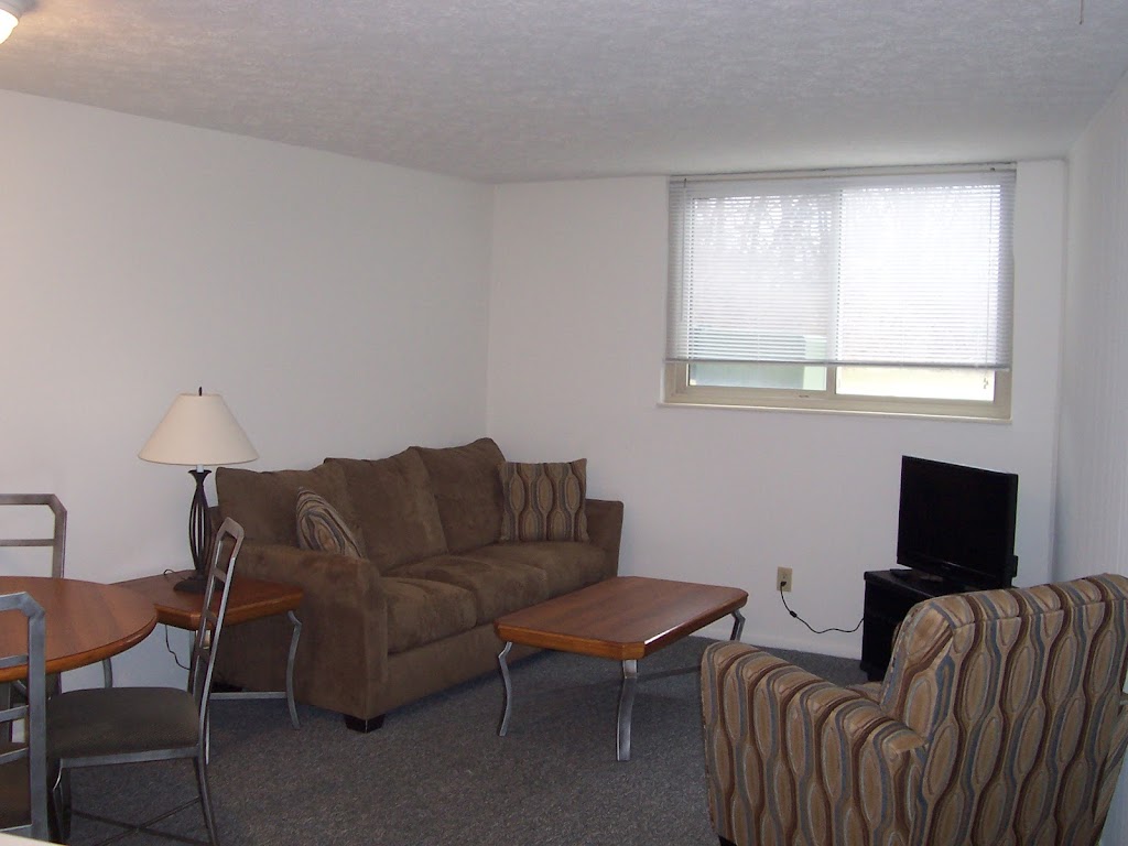 Fox & Hounds Apartments | 325 Foxfire Dr #201, Oxford, OH 45056, USA | Phone: (513) 523-2440