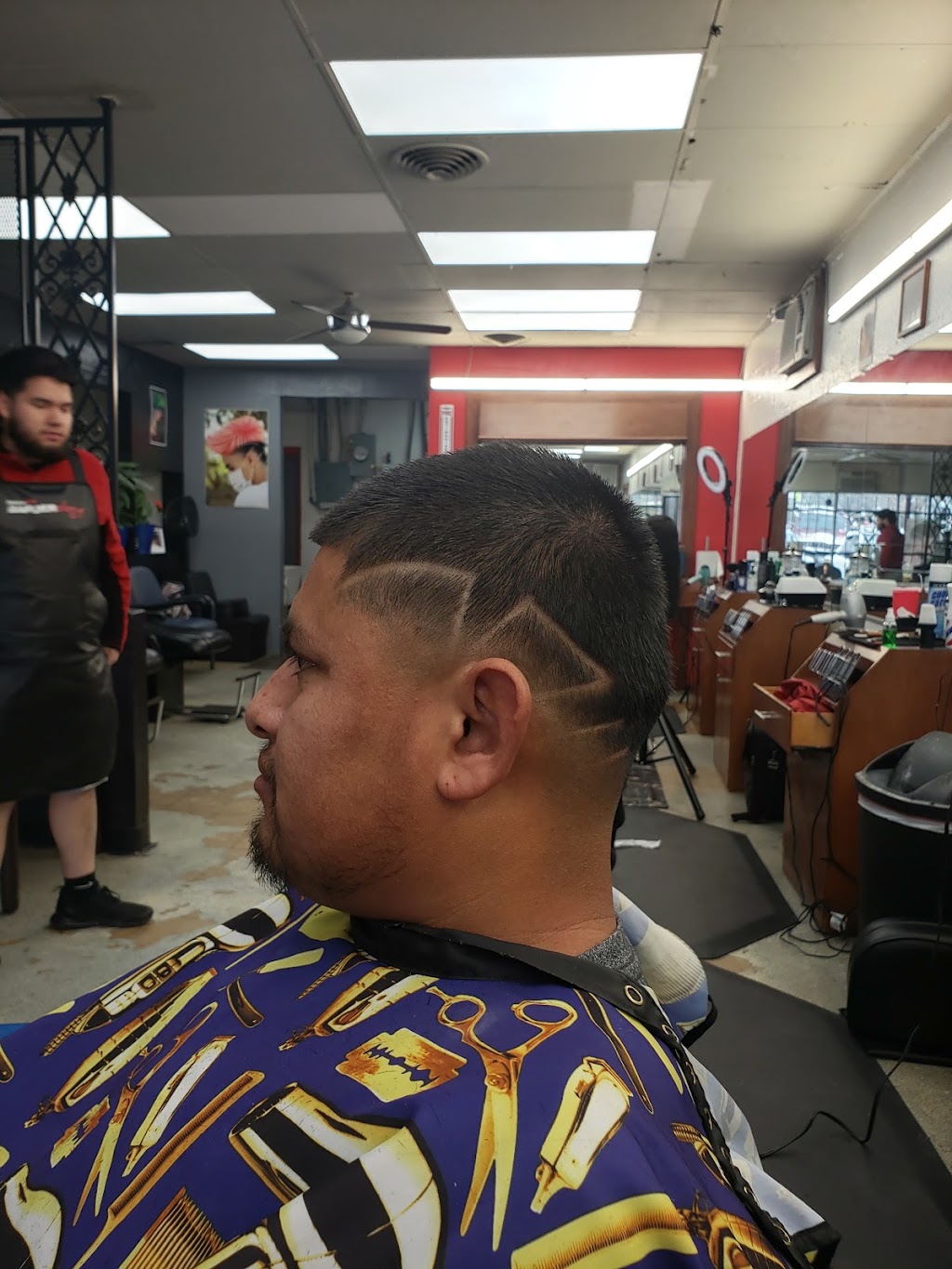 Lilis barbershop & beauty salon | 2003 W Davis St, Dallas, TX 75208, USA | Phone: (469) 579-8367