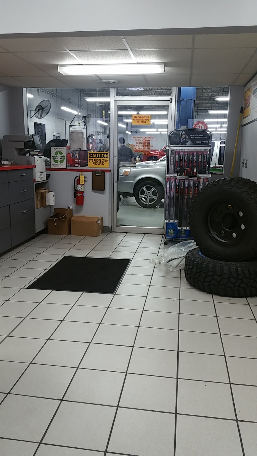 Dobbs Tire & Auto Centers Arnold | 1354 Jeffco Blvd, Arnold, MO 63010, USA | Phone: (636) 296-5600