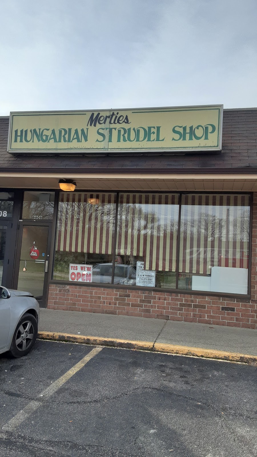 Merties Hungarian Strudel | 6606 Smith Rd, Cleveland, OH 44130, USA | Phone: (216) 362-0012