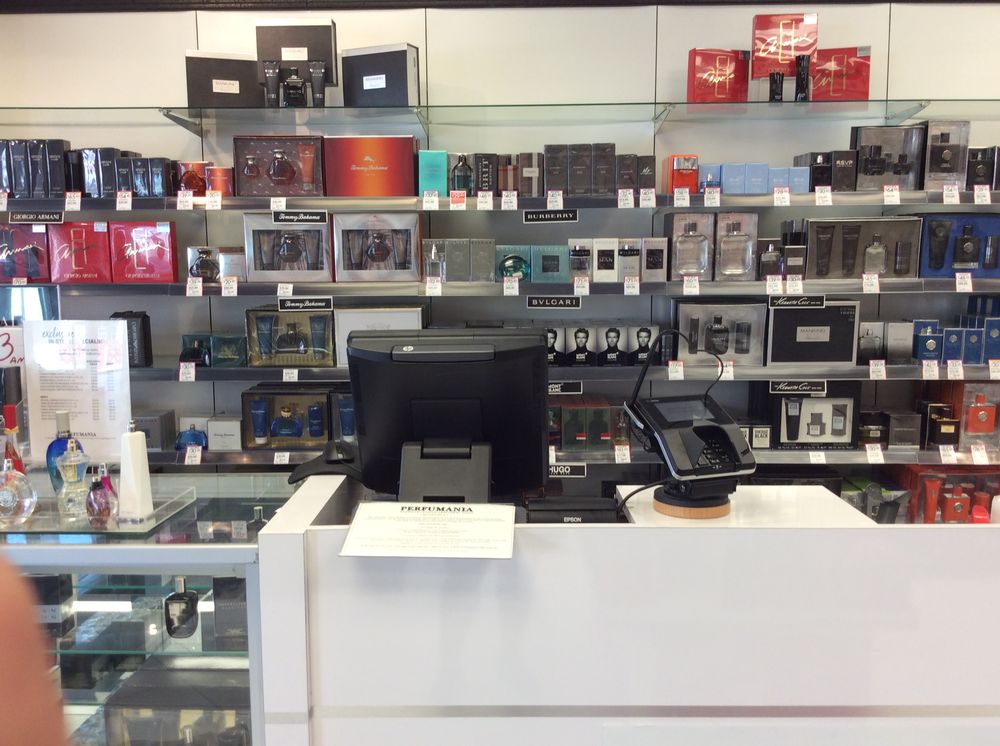Perfumania | 549 S Chillicothe Rd #220, Aurora, OH 44202, USA | Phone: (330) 562-1539
