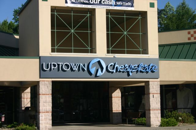 Uptown Cheapskate - Winston Salem | 3262 Silas Creek Pkwy, Winston-Salem, NC 27103, USA | Phone: (336) 768-4500
