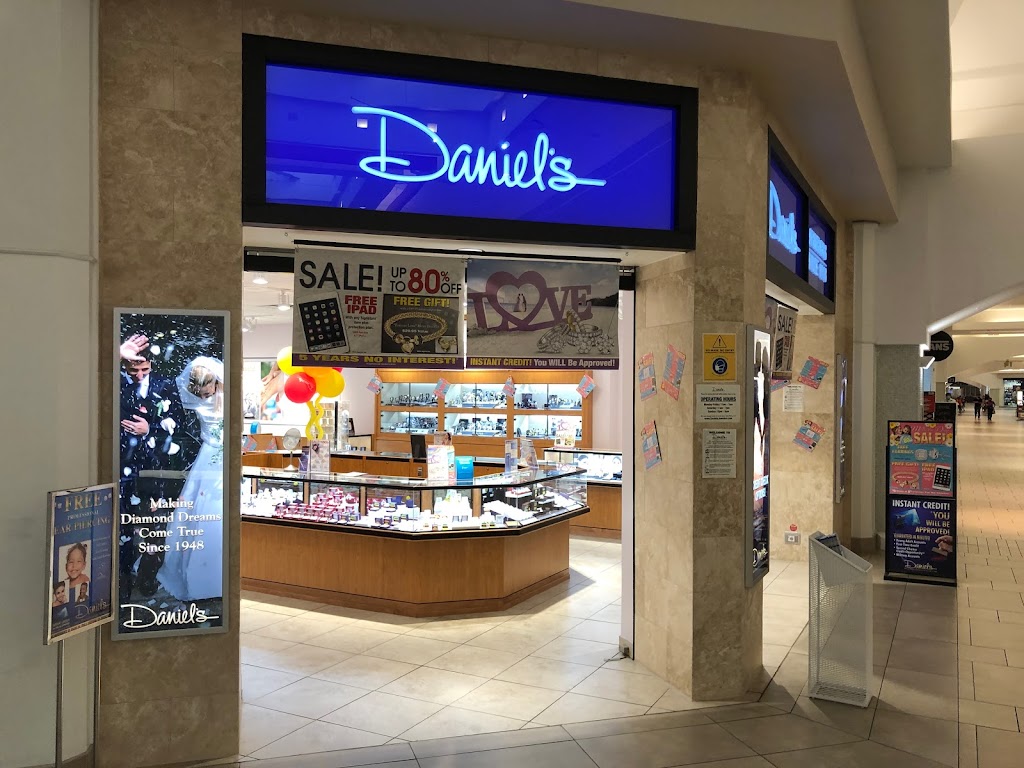 Daniels Jewelers | 5300 San Dario Ave #186, Laredo, TX 78041, USA | Phone: (956) 999-8188