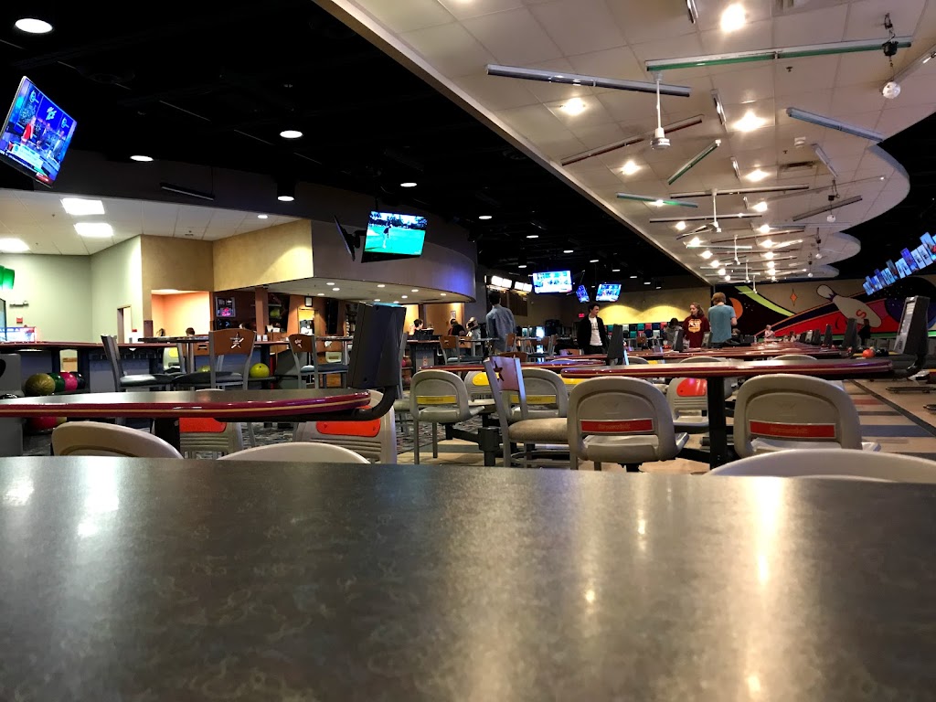 Splitrocks Restaurant, Bar, Bowling & Banquets | 5063 273rd St, Wyoming, MN 55092, USA | Phone: (651) 462-6000