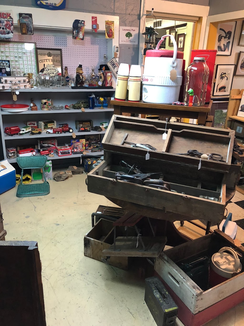 Bayou Antiques and Gifts | 17239 LA-44, Prairieville, LA 70769, USA | Phone: (225) 622-3553