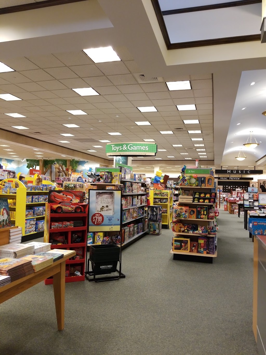 Barnes & Noble | Vista Ridge Village, 2325 S Stemmons Fwy #401, Lewisville, TX 75067, USA | Phone: (972) 315-7966