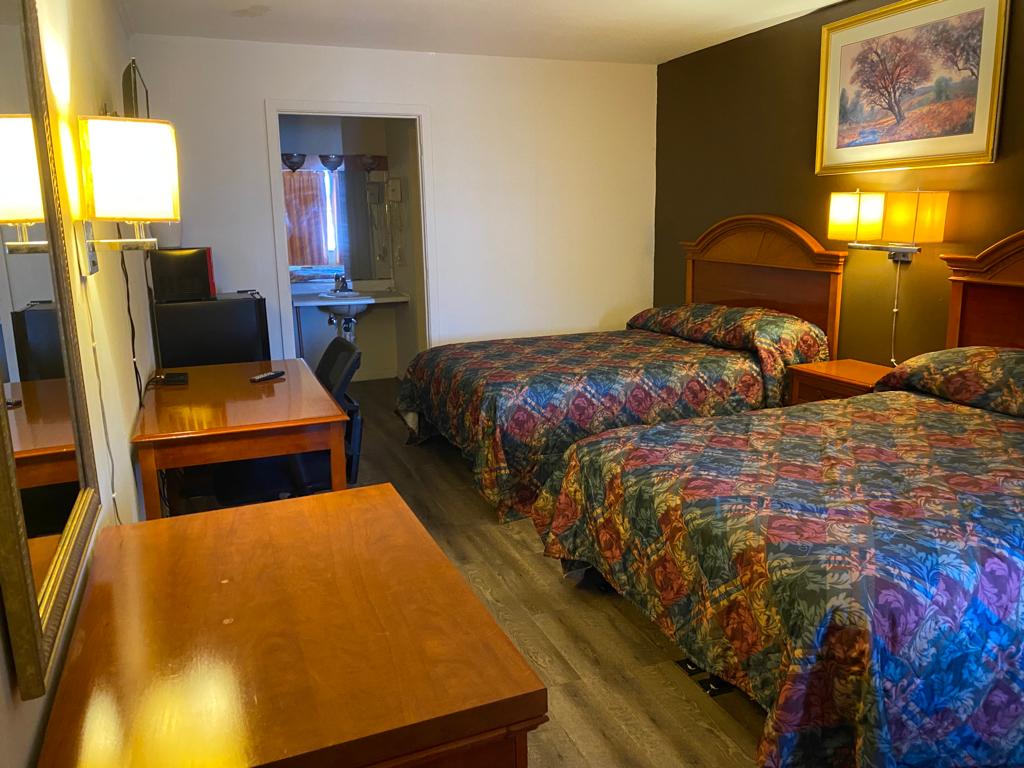 Country Club Inn and Suites | 737 Independence Ave, Fostoria, OH 44830, USA | Phone: (419) 701-7772