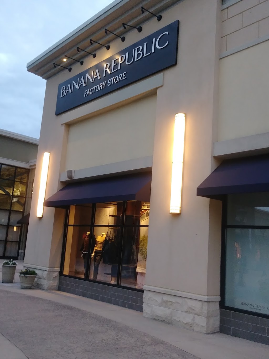 Banana Republic Factory Store | 6200 Grand River Blvd E #238, Leeds, AL 35094, USA | Phone: (205) 699-7870