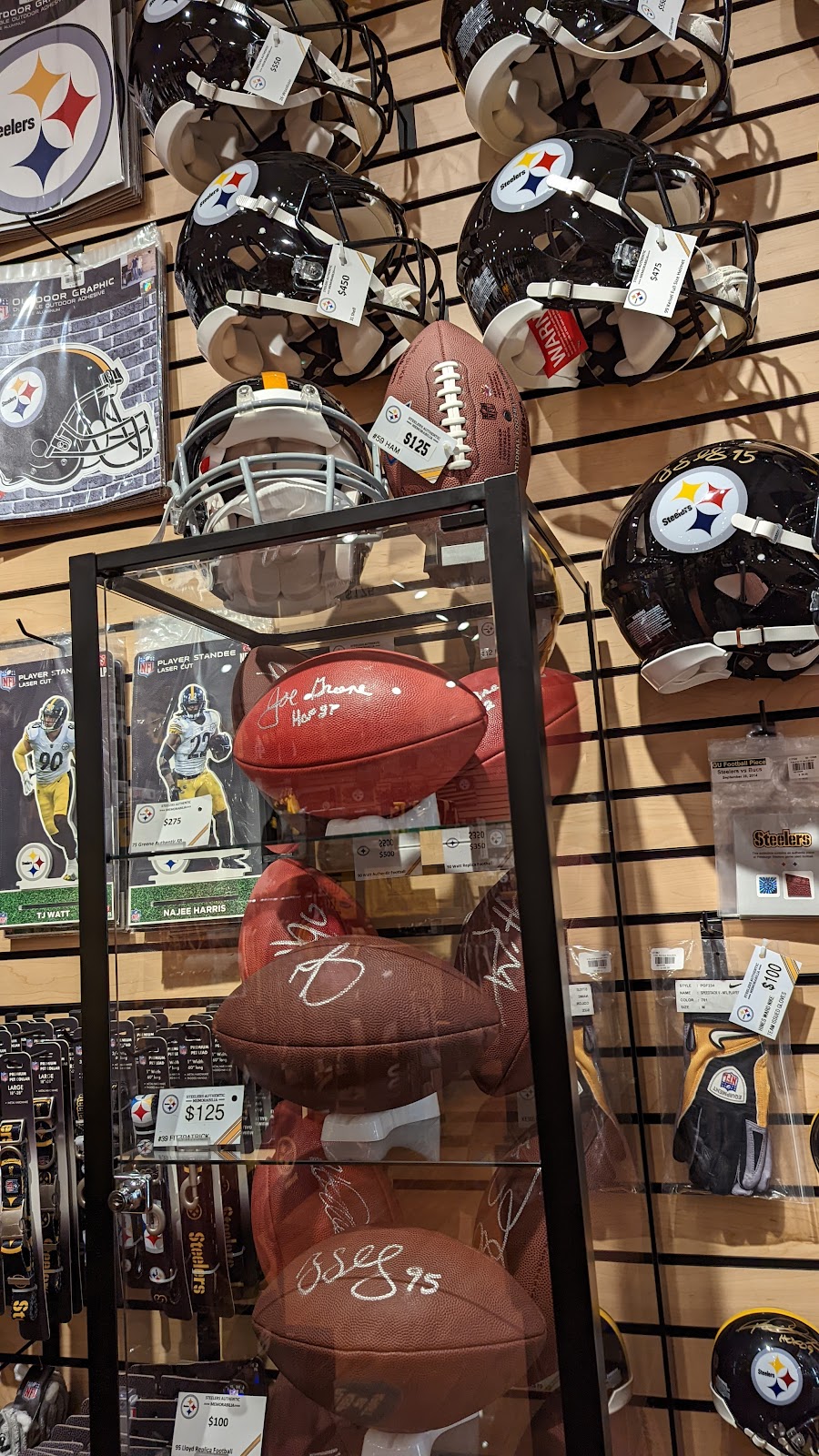 Pittsburgh Steelers Outlet | 1911 Leesburg Grove City Rd, Mercer, PA 16137, USA | Phone: (724) 748-3301
