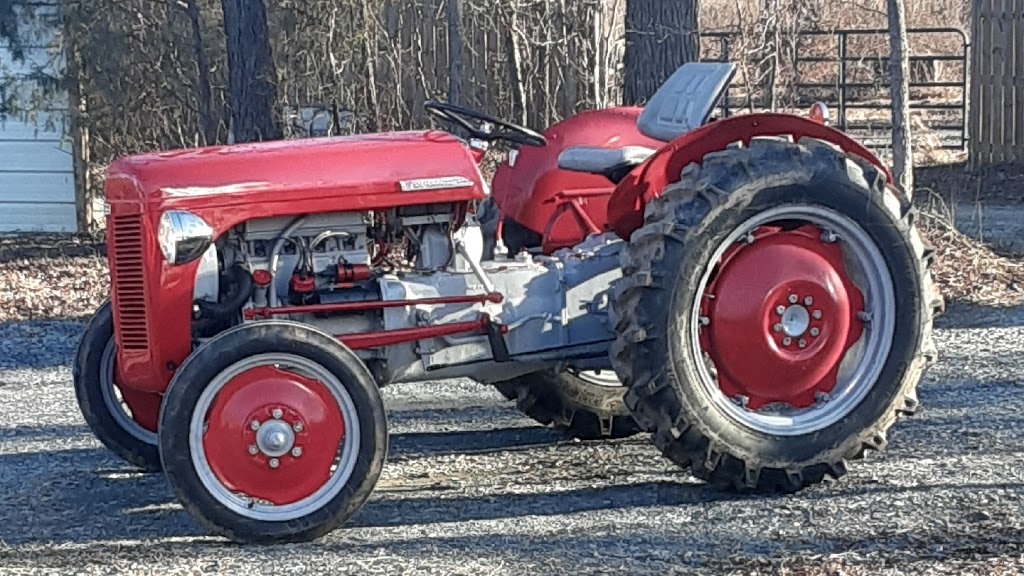 Antique tractors | 12400 NC-47, Denton, NC 27239, USA | Phone: (336) 479-8202