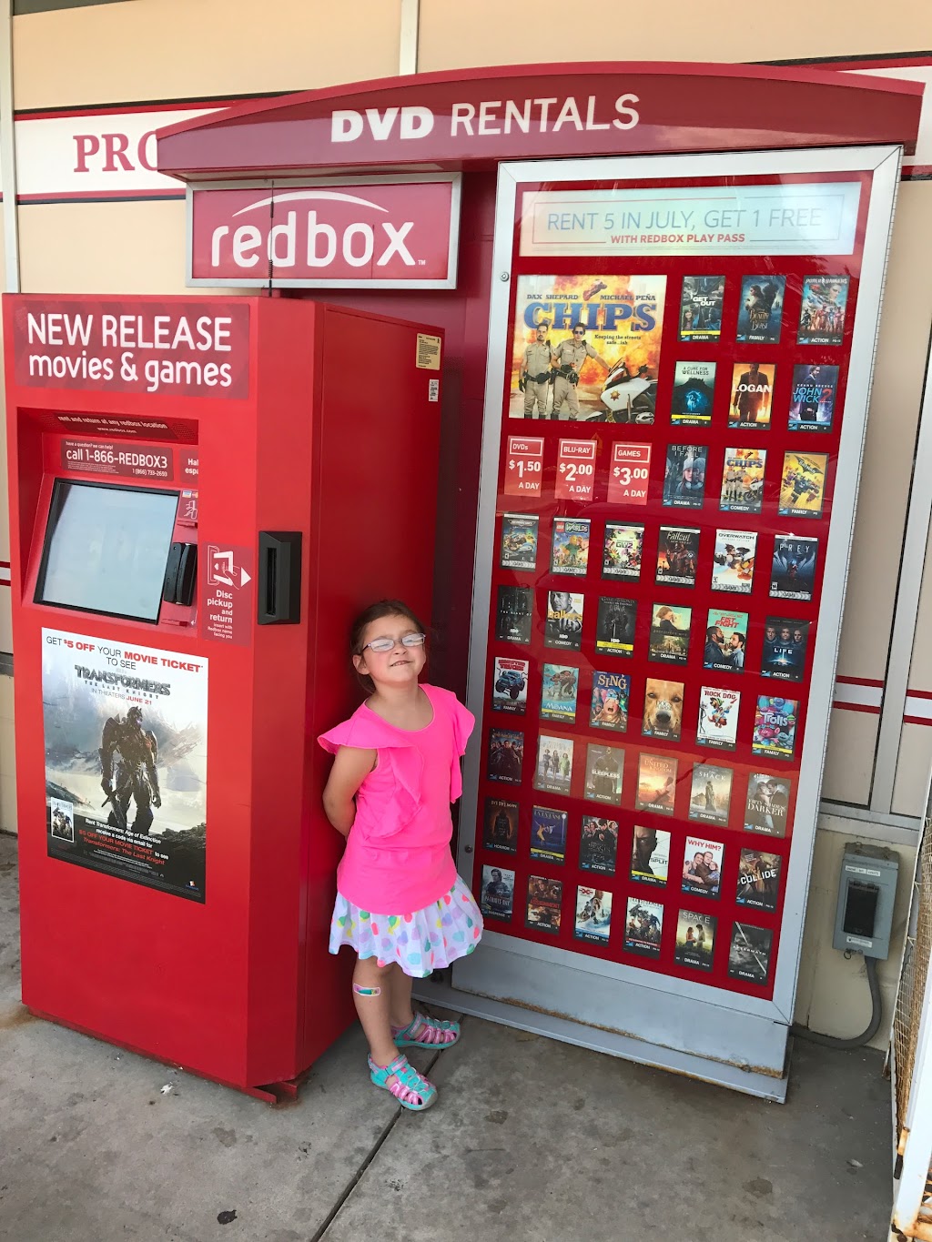 Redbox | 317 Hawthorn Ave, St Charles, MO 63301, USA | Phone: (866) 733-2693