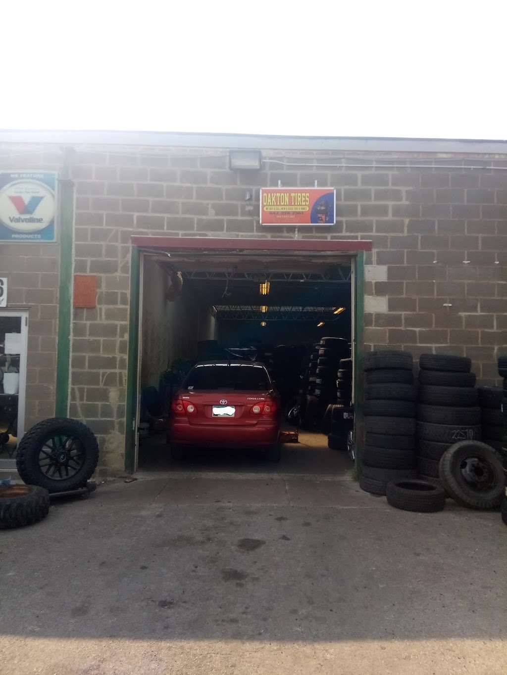 oakton tires shop | 616 Hartrey Ave, Evanston, IL 60202 | Phone: (847) 328-7351