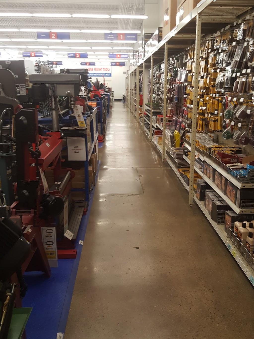 Harbor Freight Tools | 2600 E Main St, Plainfield, IN 46168, USA | Phone: (317) 839-1465