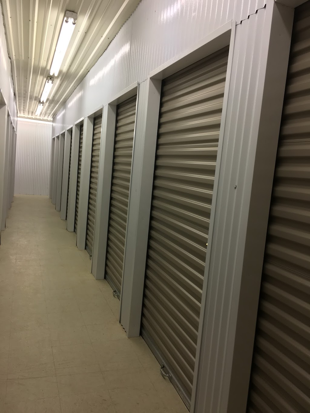 E-Z Indoor / Outdoor self Storage | 10265 US-50, Aurora, IN 47001, USA | Phone: (812) 290-4840