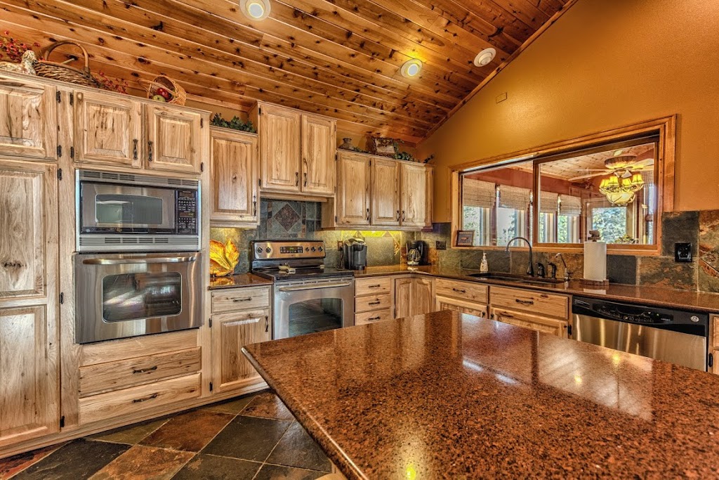 Pike View Lodge | 1200 Arapahoe Trail, Woodland Park, CO 80863, USA | Phone: (719) 286-3275