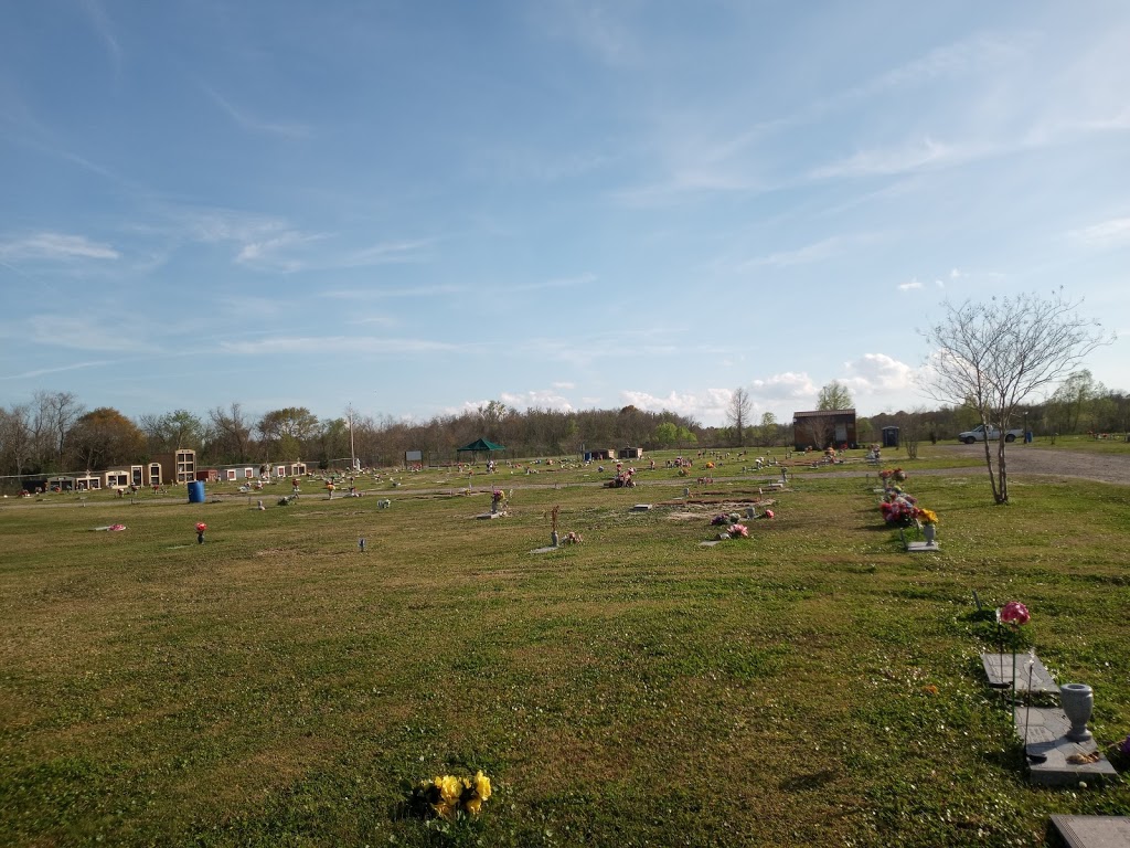 Woodlawn Park Memorial Cemetery | 9820 9 Mile Point Rd, Westwego, LA 70094, USA | Phone: (504) 362-3091