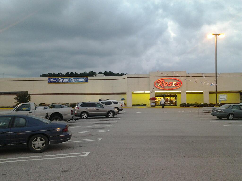 Roses Discount Store | 1390 Armory Dr, Franklin, VA 23851, USA | Phone: (757) 569-8100