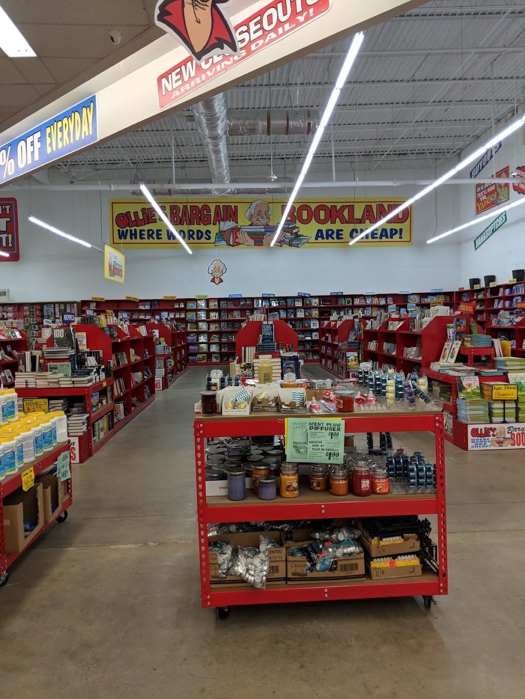 Ollies Bargain Outlet | 5201 33rd St E, Bradenton, FL 34203, USA | Phone: (941) 727-2522