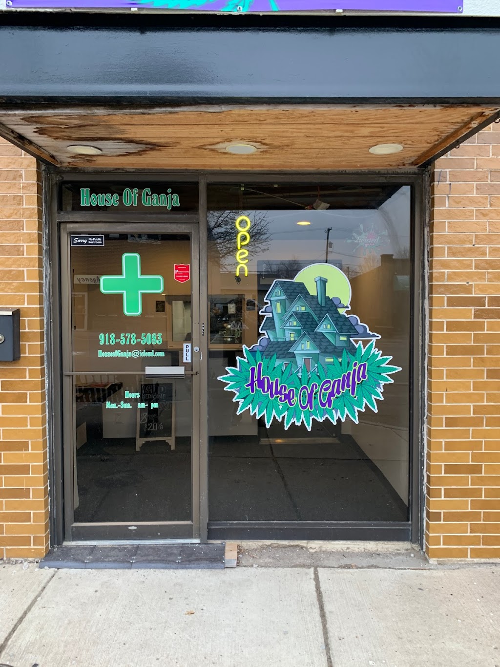 Ganja Hut, Inc | 305 Wc Rogers Blvd, Skiatook, OK 74070, USA | Phone: (918) 578-5023