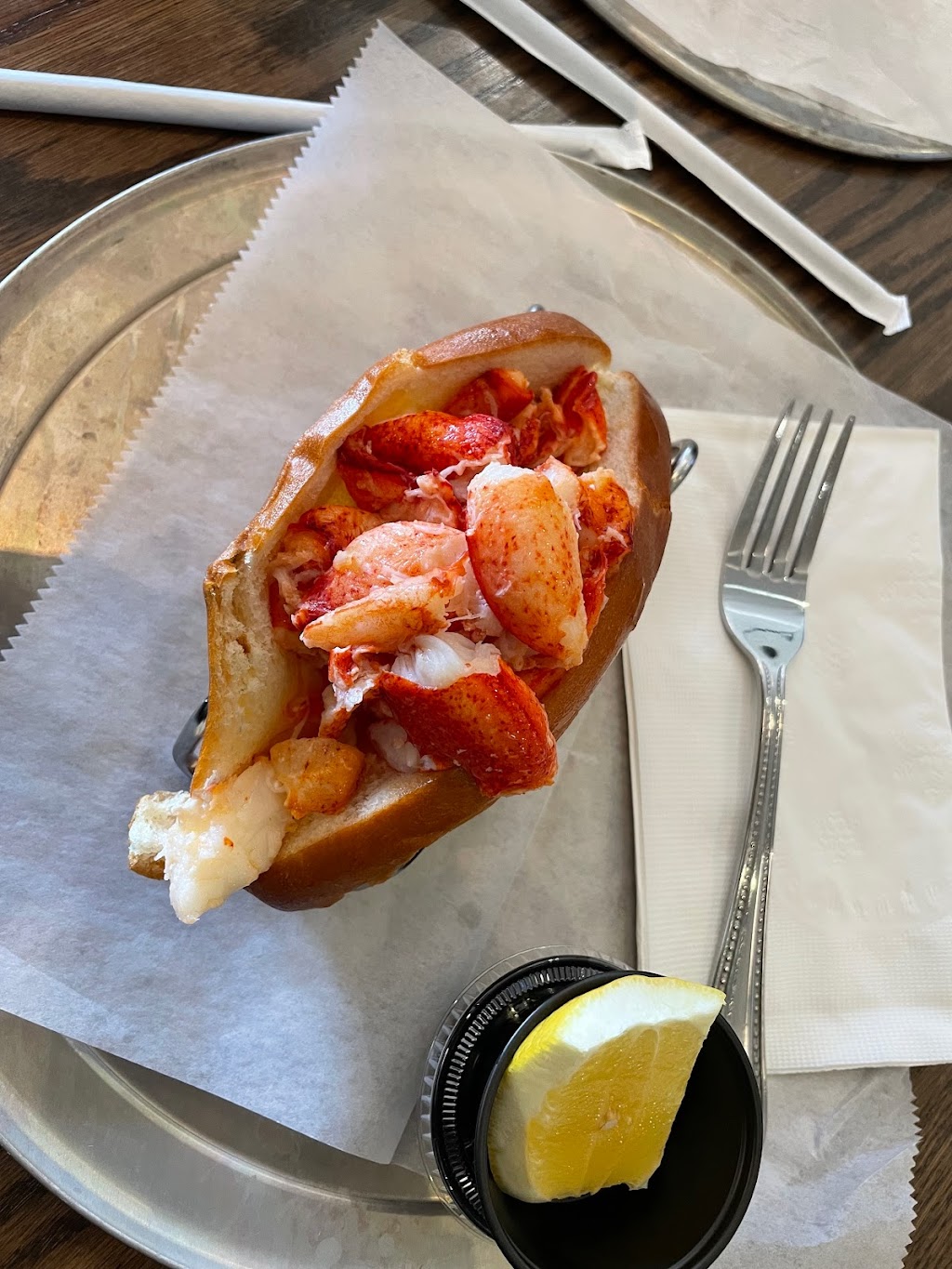The Rex Burger & Lobster | 524 Jericho Turnpike, Mineola, NY 11501, USA | Phone: (516) 739-2747