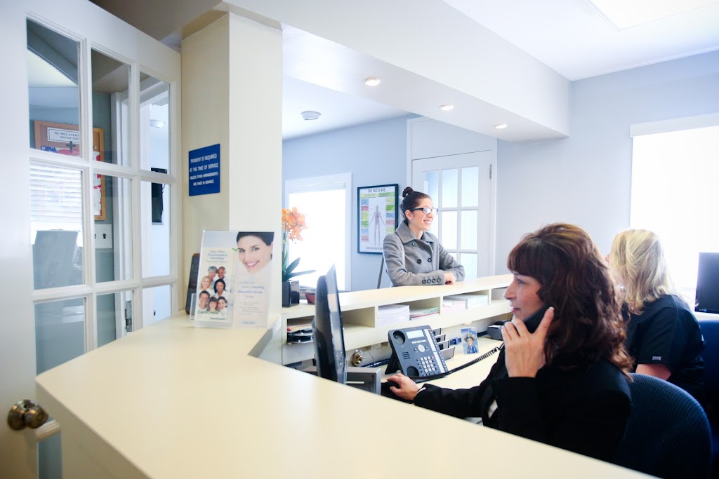 Dentist Staten Island- A. Christopher Bernardini D.D.S. | 125 Old Town Rd, Staten Island, NY 10304, USA | Phone: (718) 987-4040