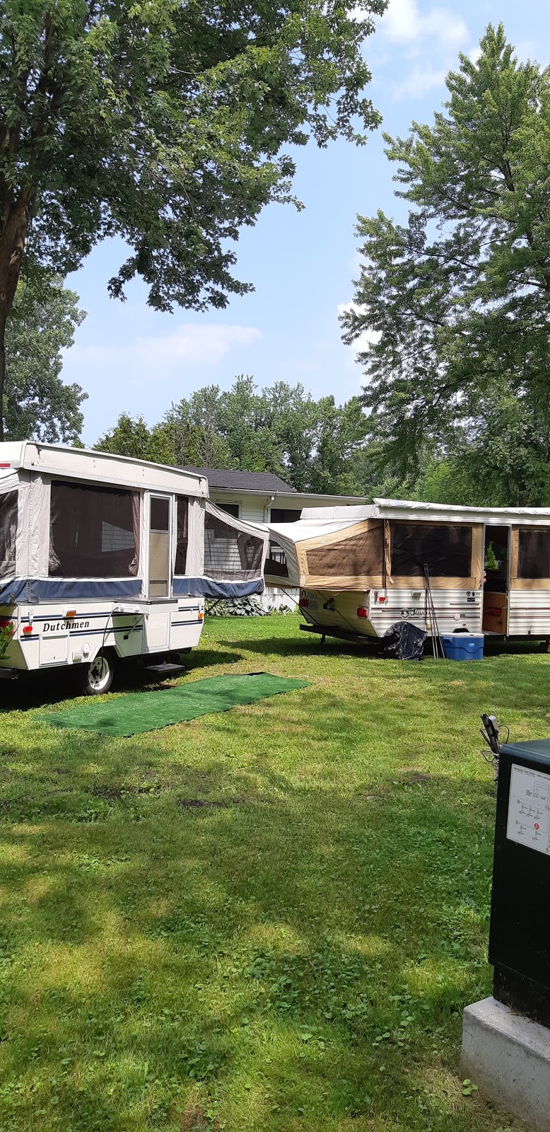 Rochester Place Campgrounds | 991 County Rd 2, Belle River, ON N0R 1A0, Canada | Phone: (519) 728-2361