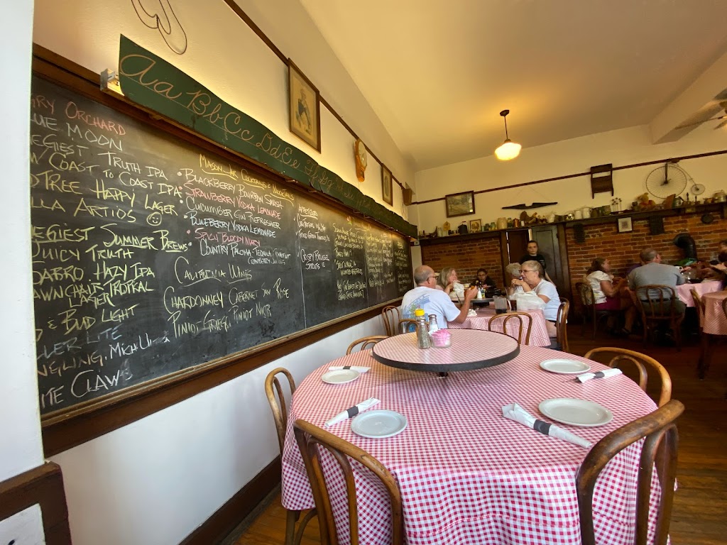 Schoolhouse Restaurant | 8031 Glendale Milford Rd, Camp Dennison, OH 45111, USA | Phone: (513) 831-5753